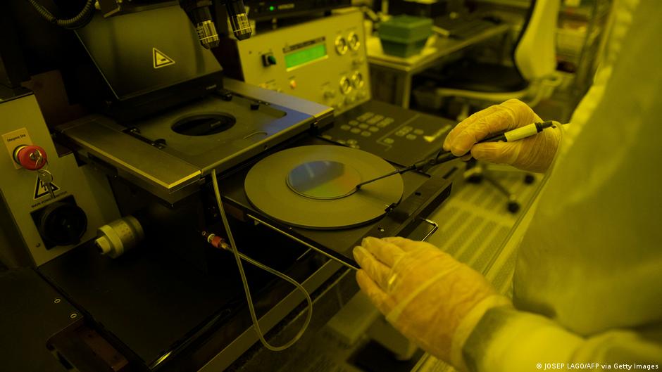 AI chip race: Fears grow of huge financial bubble – DW – 02/20/2024